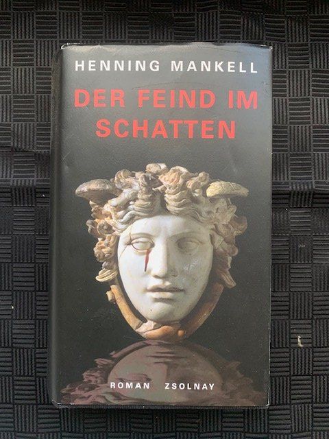Libri: Henning Mankell: Der Feind im Schatten, Roman, – Usato da Windisch venduto da Trudi45