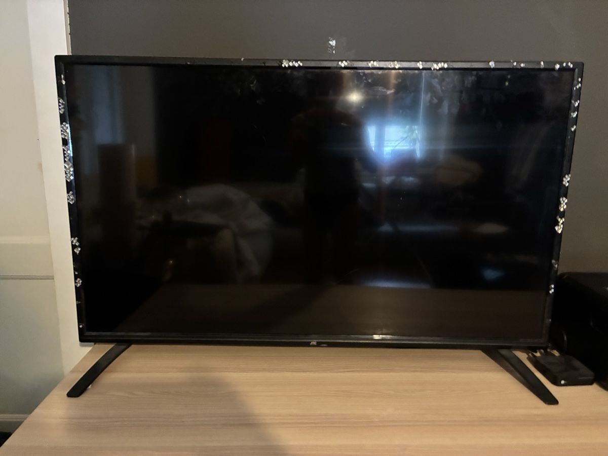 Televisori: Flachbildschirm mit fernbedienung basteln – Usato da Zürich venduto da LichtBleibt