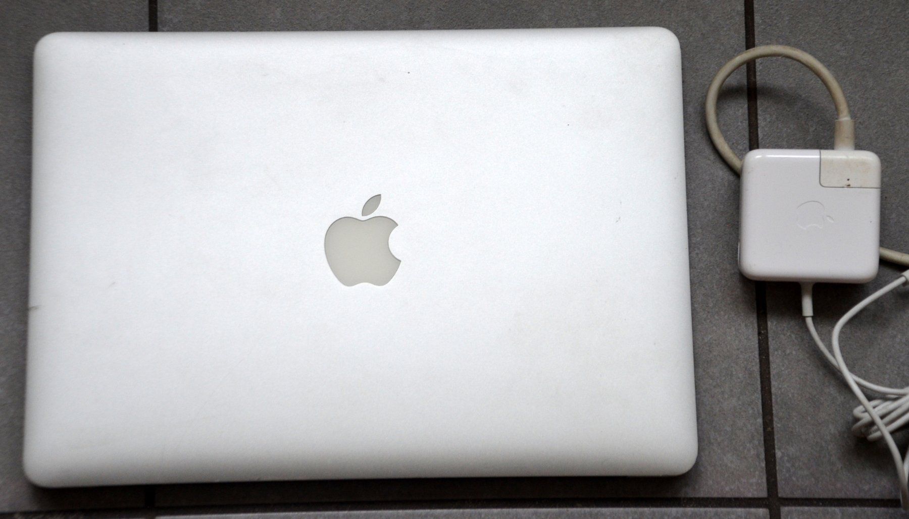 Apple Notebook: Apple Macbook Air A1466 i5  13" – Difettoso da Collonges venduto da arashee 5