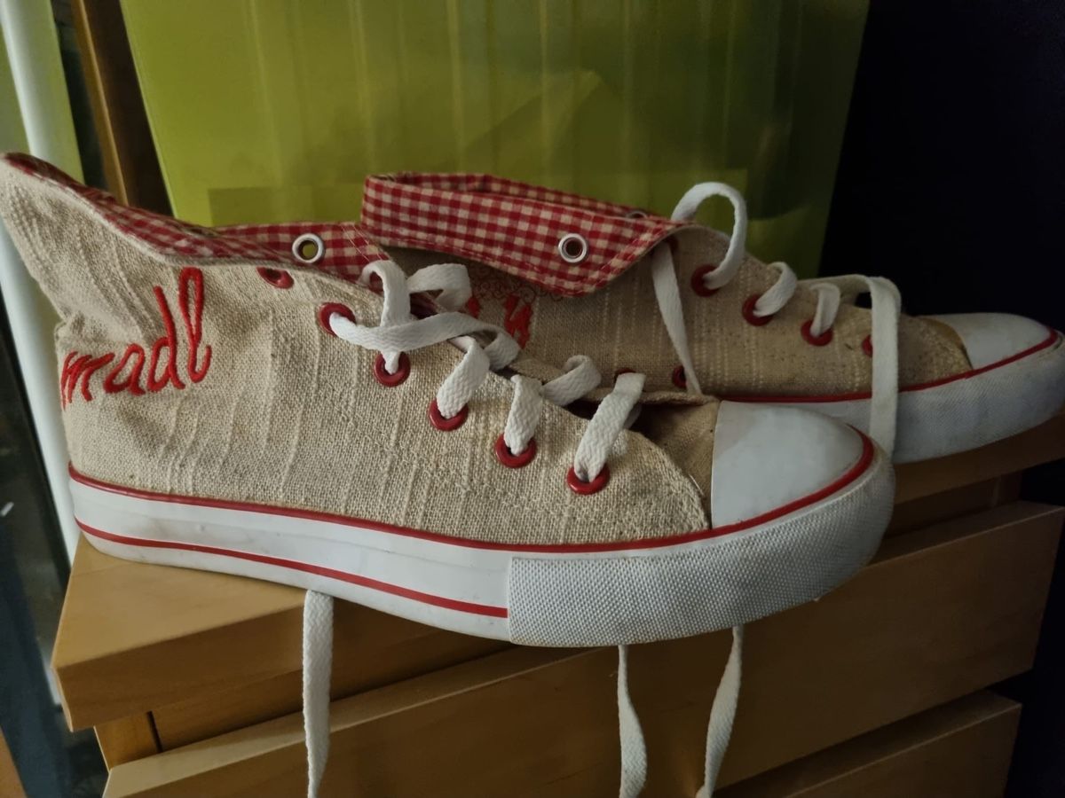 Damenschuhe: Turnschuhe Größe 40 – Neu (gemäss Beschreibung) aus Adliswil von rossoelmare 1