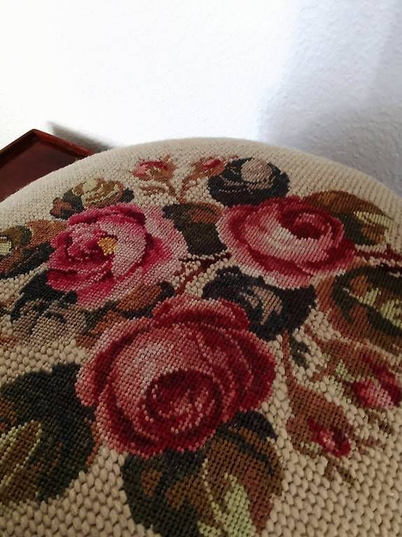 Hocker: Antiker oktogonaler Gobelin-Hocker - Pouf – Gebraucht aus Dübendorf von aschiduebendorf 2