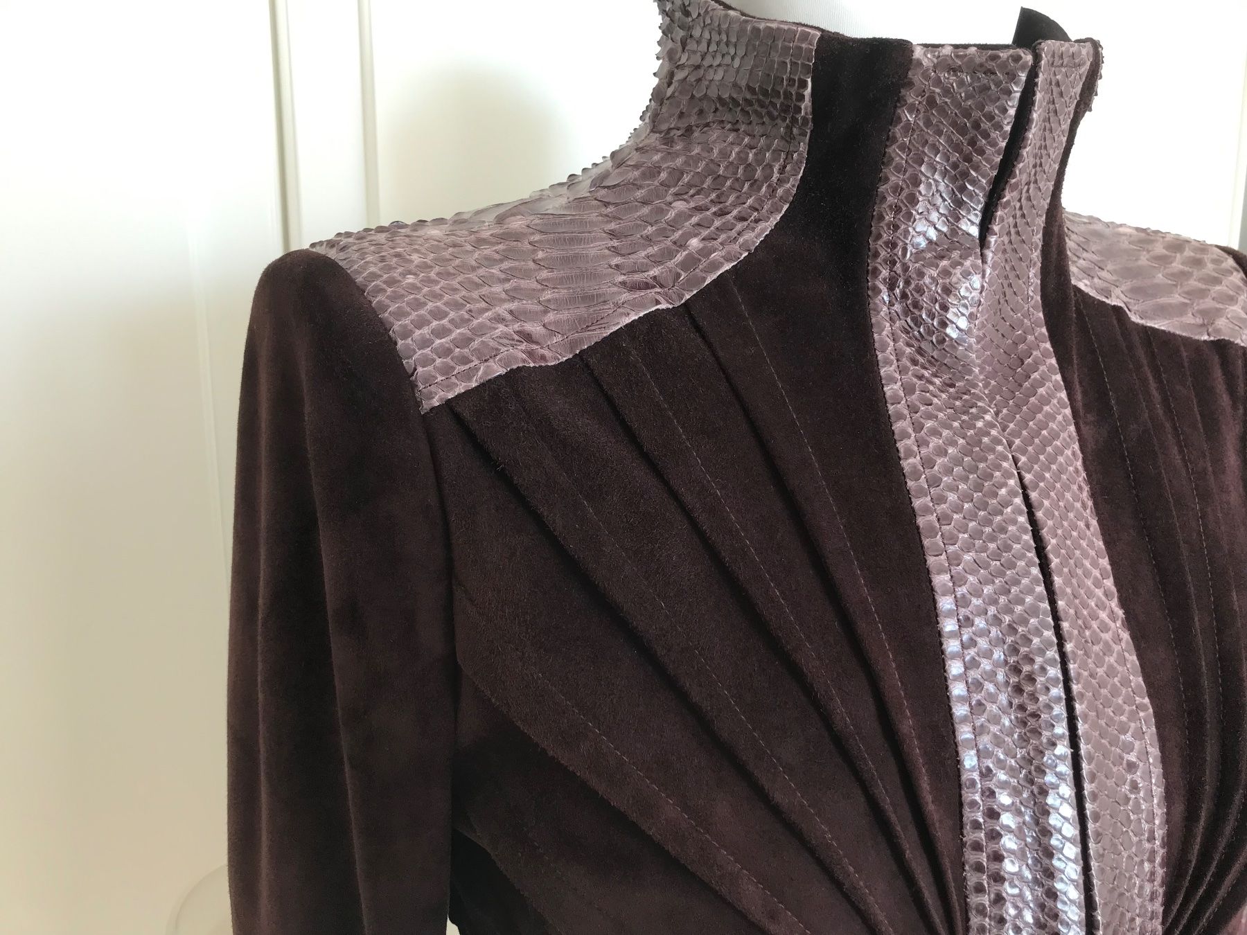 Gucci Giacche: Gucci Runway Python Jacke NP 7700 CHF Gr. IT 40 – Usato da Au SG venduto da alphajoker 2