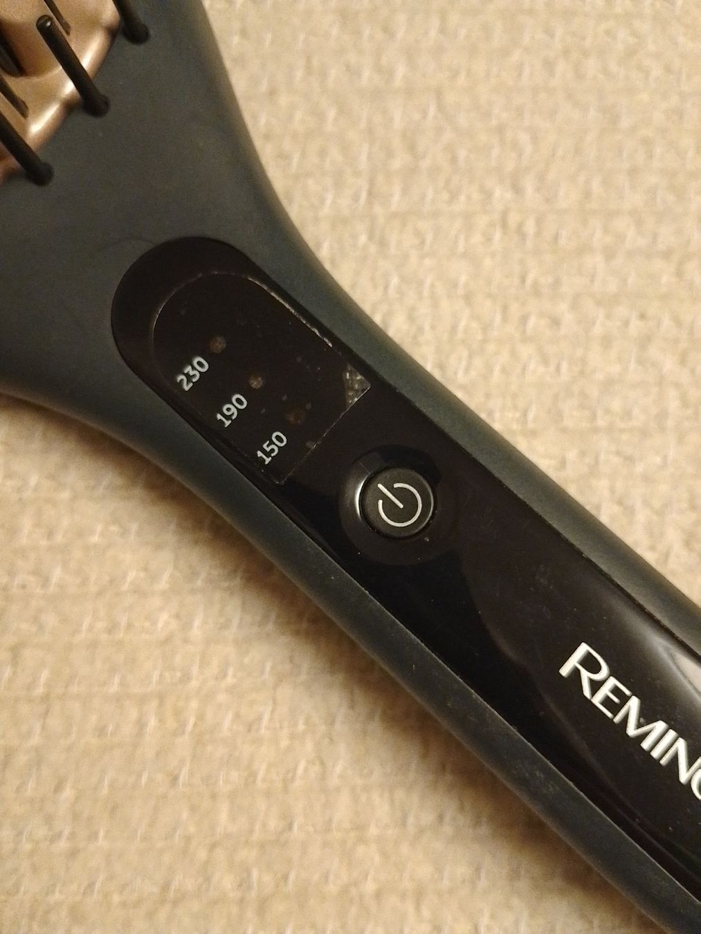 Remington Altro per la cura dei capelli: Remington Glättbürste – Usato da Luzern venduto da GoSecond 4