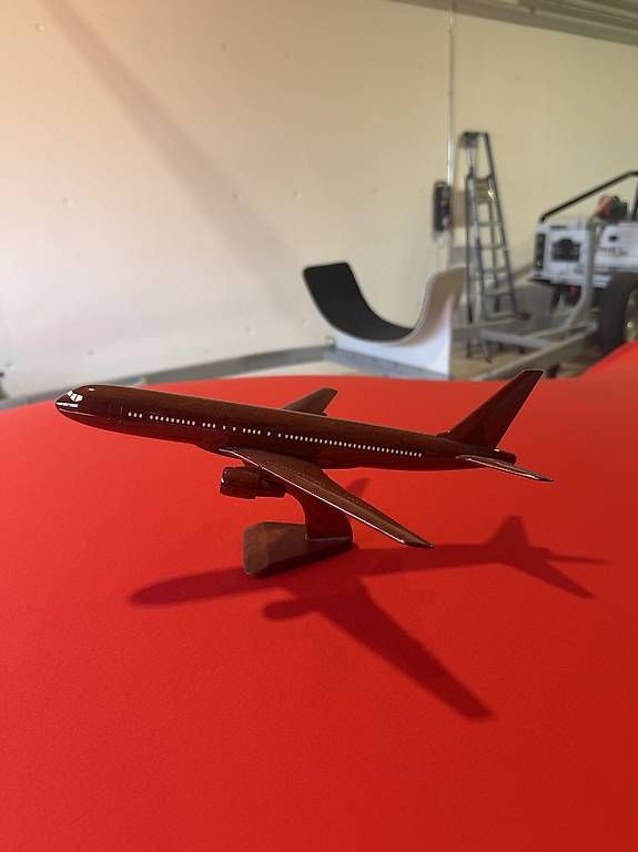 Modellbausätze & Standmodelle: Flugzeugmodel Holz – Gebraucht aus Zug von PROJEKT934 1