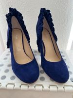 Blaue Pumps mit Keilabsatz - ungetragen
