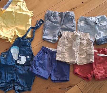 Baby Sommer Set Gr. 62 68 5 kurze Hosen 2 Jumpsuits Jungen