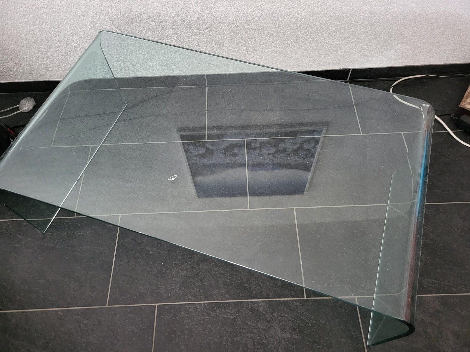 Tavoli: Table basse design verre courbé, style moderne – Usato da Biel/Bienne venduto da e-boutique 1