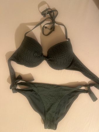 Bikini Dunkelgrün mit Muster Grösse M