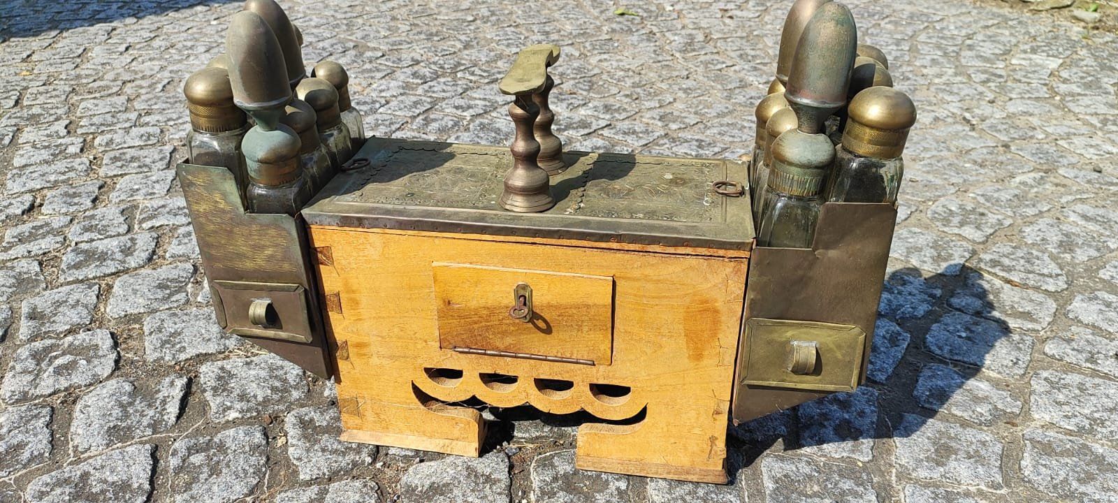 Toutes les décorations: Antiker Schuhputzkasten – D'occasion à Dürnten par markusdubs 4