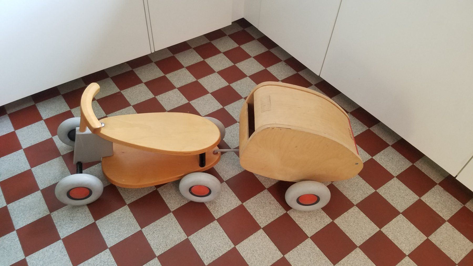 Veicoli per bambini: Sirch Laufvelo mit Anhänger – Usato da Wil SG venduto da die-wohnung