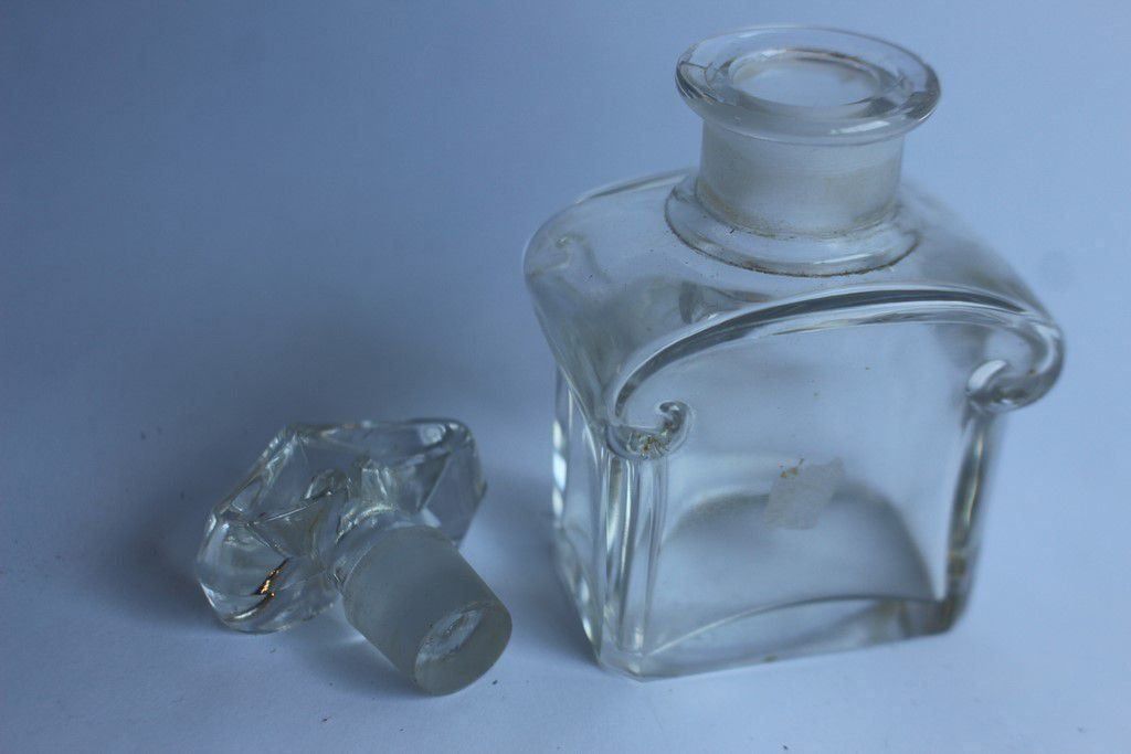 Flaconi: BACCARAT Flacon Mitsouko GUERLAIN – Usato da Vandoeuvres venduto da Dom-Tom 2