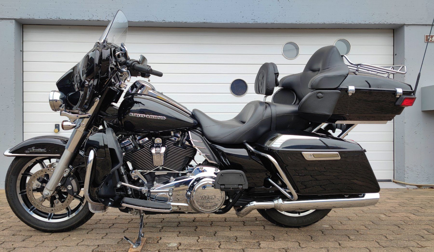 Harley-Davidson Touring: Harley-Davidson Electra Glide FLHTK – D'occasion à Chamoson par Franegis 1