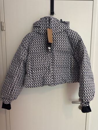 Damen Skijacke OYSHO Grösse S mit Etikett