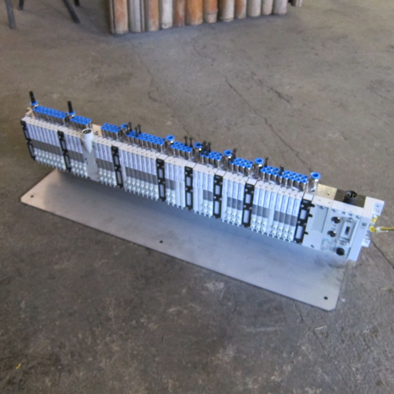 Festo Autres pour métaux et serrurerie: Ventilinsel MPA-FB-VI  min. 37 Ventile – D'occasion à Thun par Estell 1