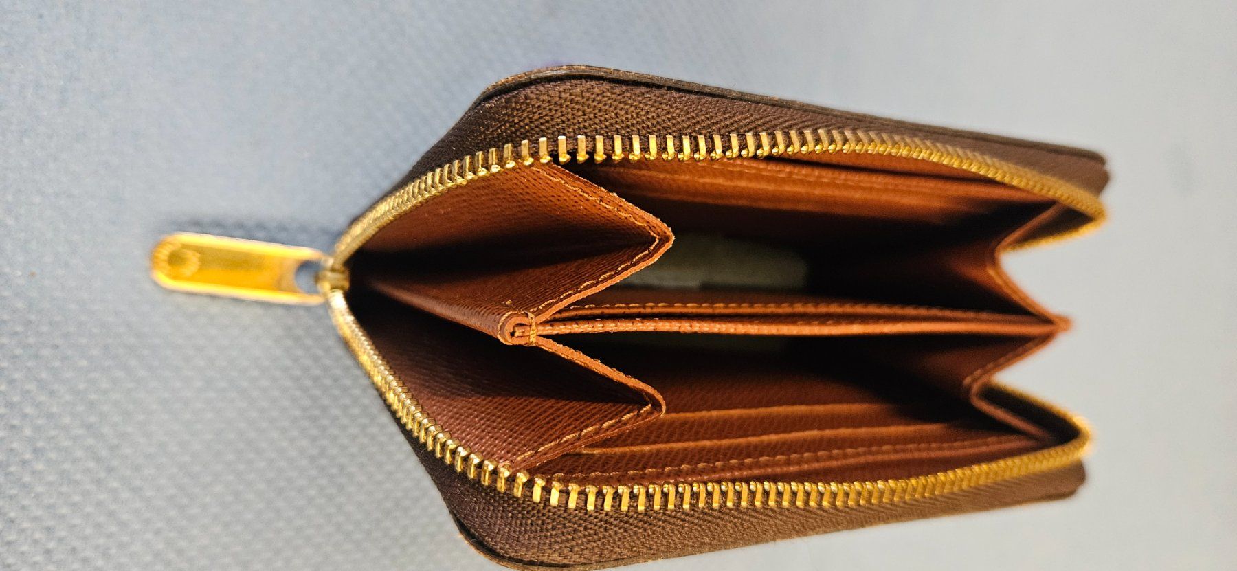 Louis Vuitton Portamonete: Porte monnaie Louis Vuitton – Usato da Saxon venduto da dab_m252 2