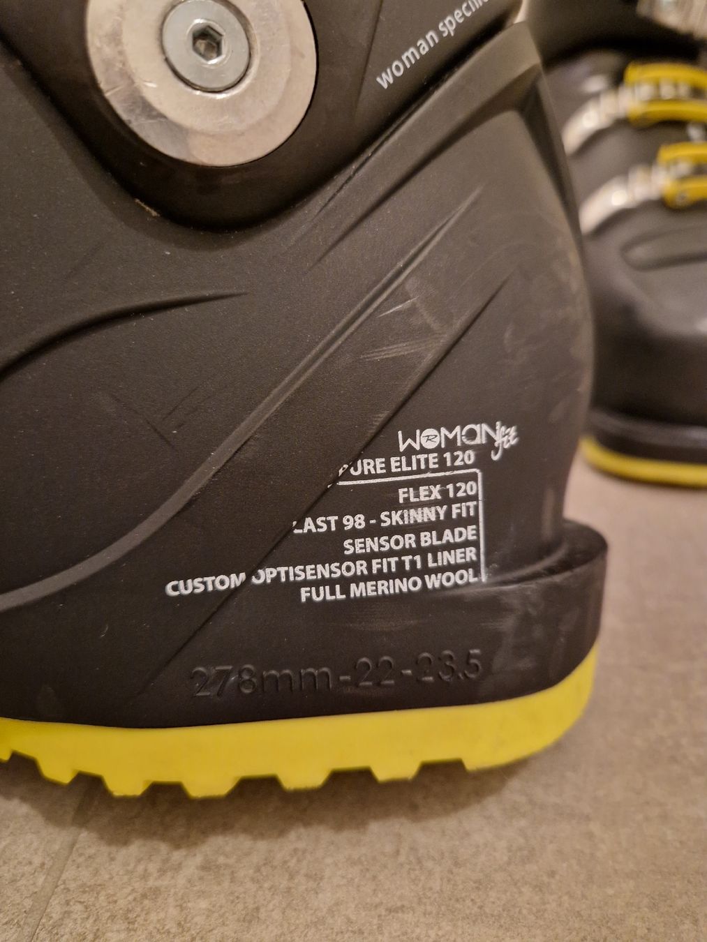 Rossignol Scarpe da donna: Chaussure de Ski Rossignol – Nuovo (secondo la descrizione) da Le Châble VS venduto da tif_9sny 2