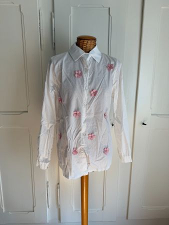 HAILYS - Bliuse weiss mit Blumen M