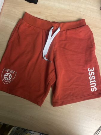 Schweiz🇨🇭 Shorts Suisse rot mit Druck Gr.146/152