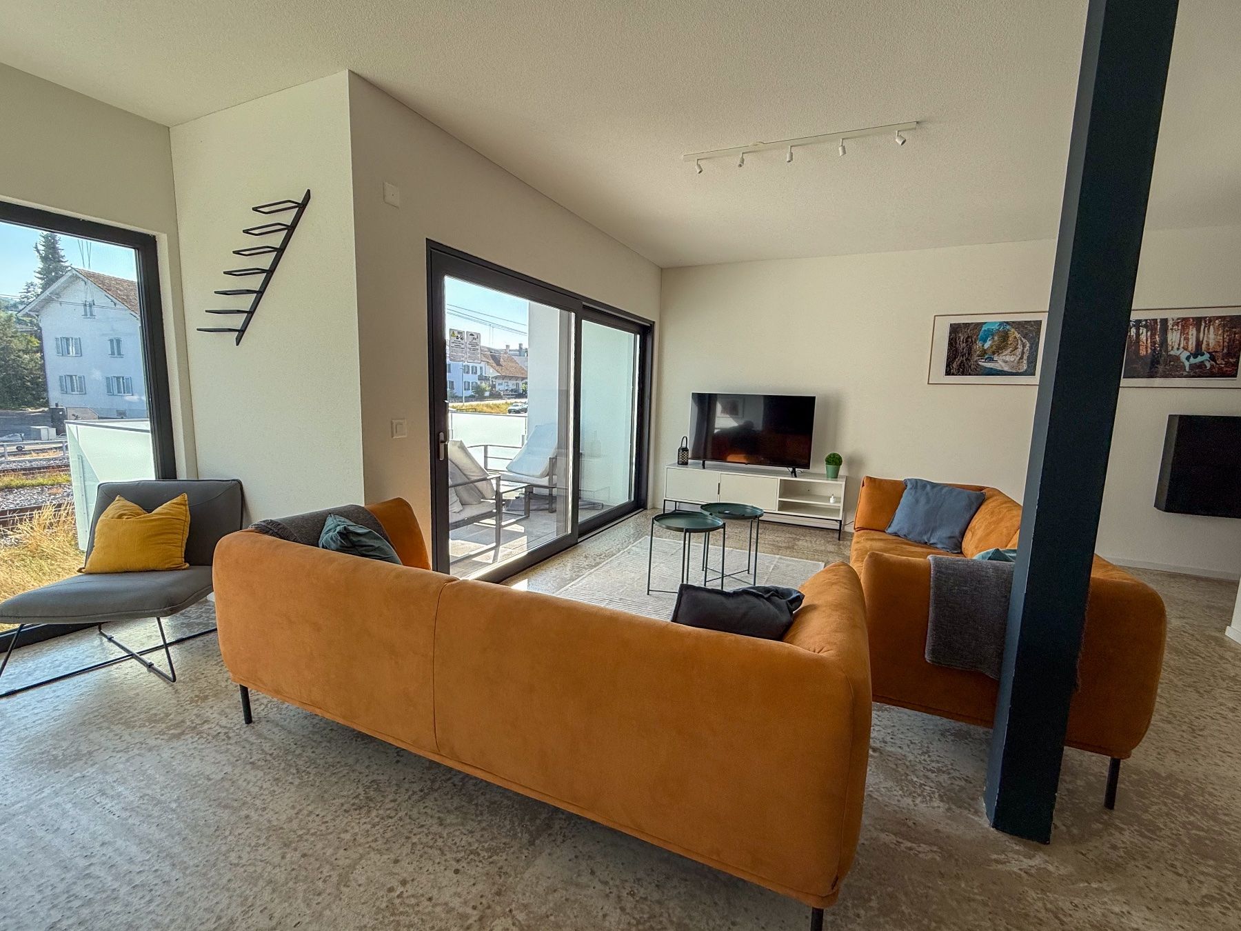 Pfister Divani: 1 von 3 Sofas Dreisitzer orange/gelb – Usato da Ermatingen venduto da shockhab 1