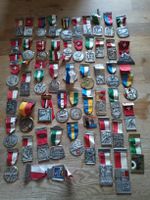 Lot de médailles de tir + marche...