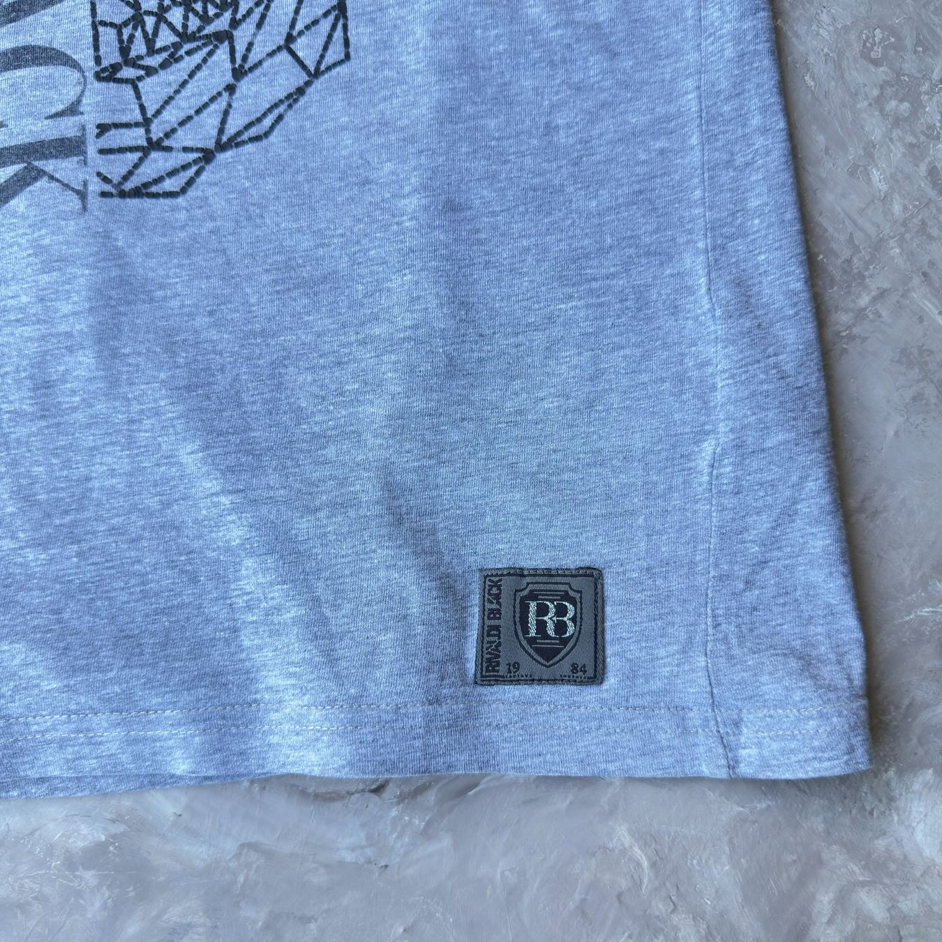T-shirt: T-shirt crâne géométrique Rivaldi Black – Usato da Thônex venduto da Suisse.Shopping 6