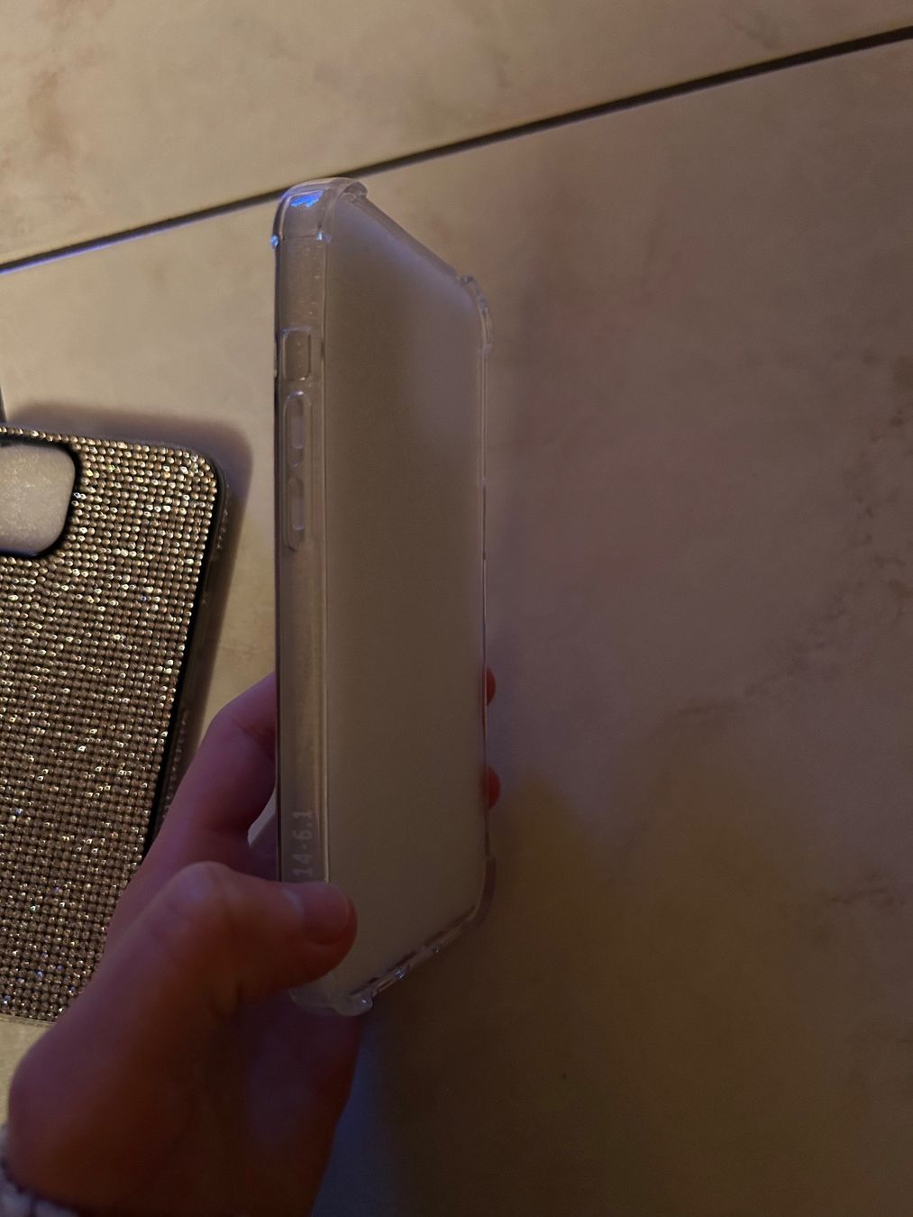 Apple Cover & Protezioni schermo: Iphone 14 Handyhülle Silikon, silber, 2 Stk. – Nuovo e nell'imballaggio originale da Hallwil venduto da Zoeizy 5