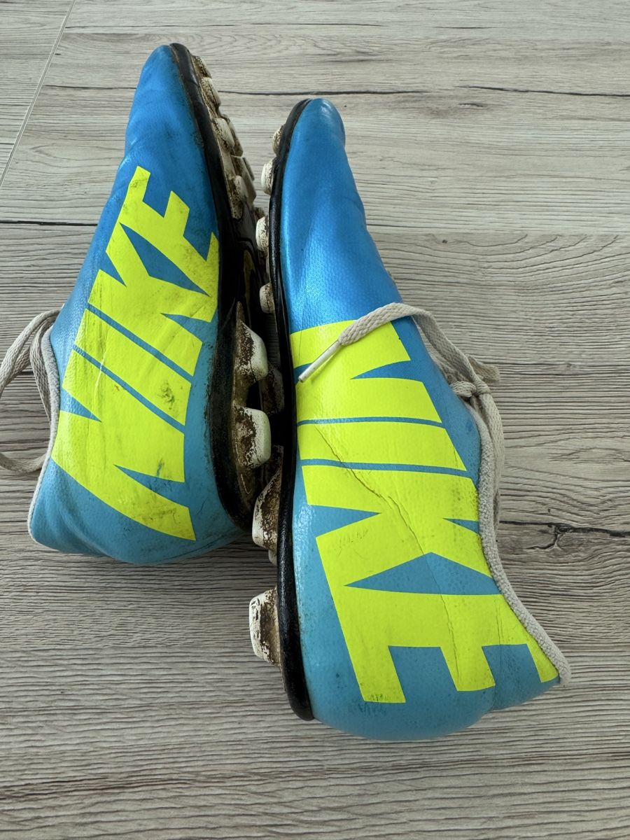 Scarpe da uomo: Fussball Schuhe - Grösse 38.5 – Usato da Meisterschwanden venduto da Scania78 4