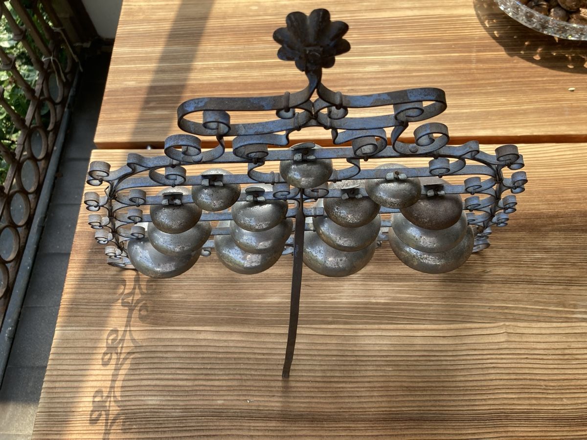 Campanacci mucche: Sehr altes Tisch-Glockenspiel – Usato da St.Gallen venduto da WrigleyCH 8