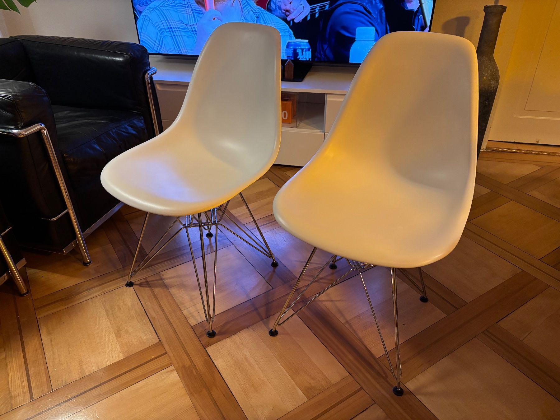Eames Sedie: Vitra Eames Plastic Side Chair DSR Stuhl – Usato da Luzern venduto da pengmarket_gmbh 1