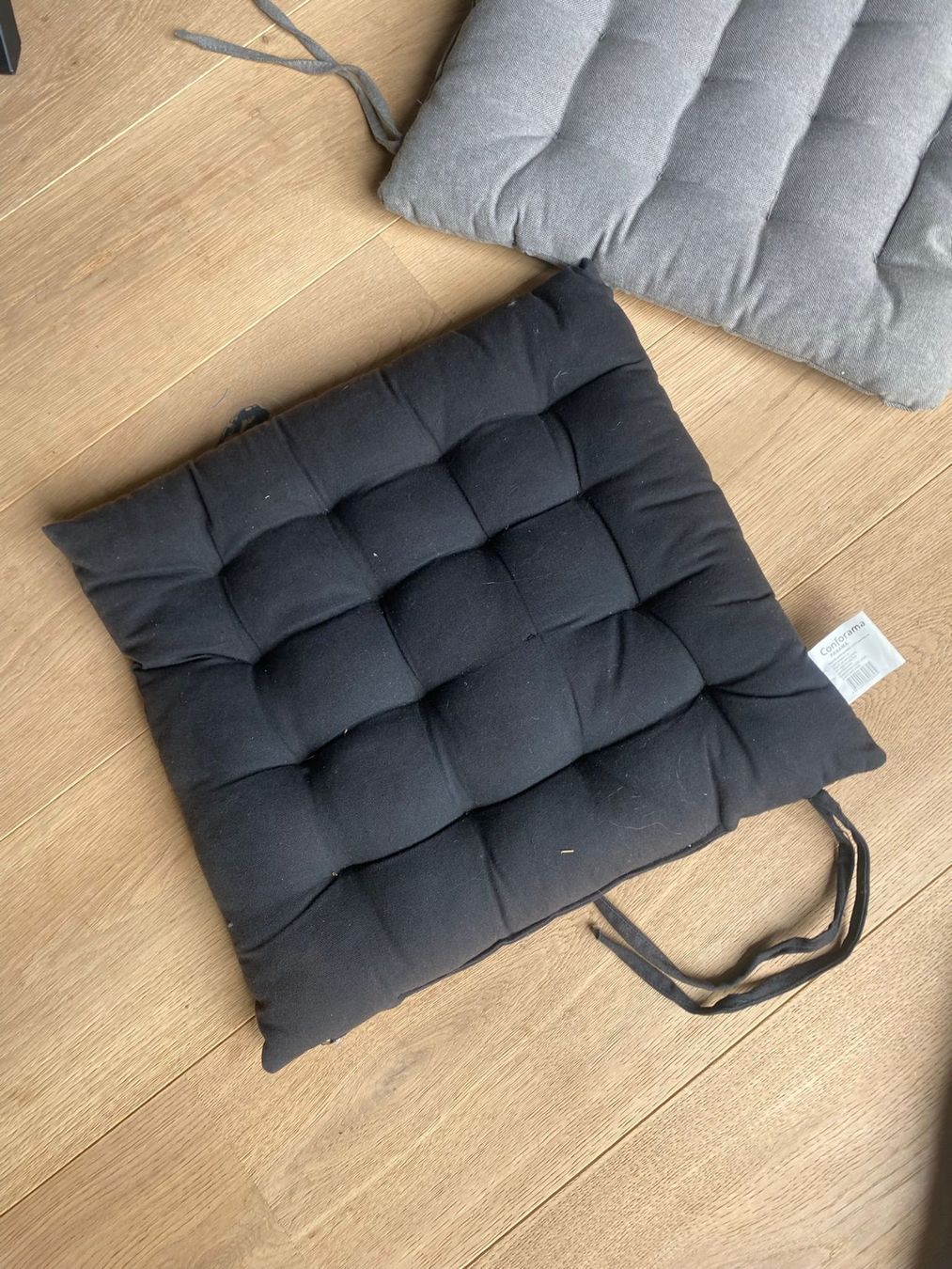 Conforama Cuscini: Gartenstuhl Kissen – Usato da Wangen an der Aare venduto da pat_2p5v 2