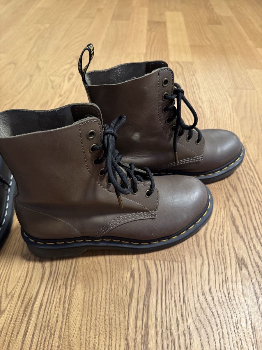 Dr. Martens Scarpe da donna: DocMartens olivgrün Gr. 38 – Usato da Zürich venduto da klapezu 1