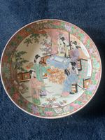 Assiette Chinoise Ancienne, décor personnages, rare!
