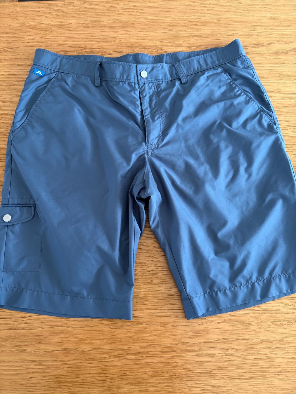 Lindeberg Pantalons: J.Lindeberg Golfshorts Grösse 38 Regular Fit – D'occasion à Engelberg par Pits68 1