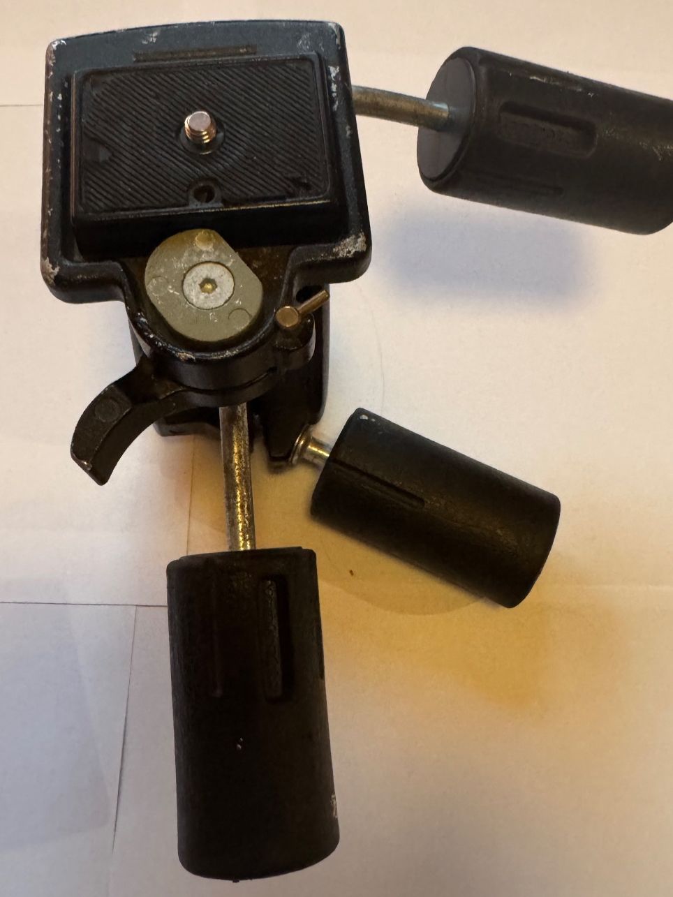 Manfrotto Treppiedi & Teste: Stativkopf Manfrotto141 RC – Usato da Fahrni b. Thun venduto da fothomas