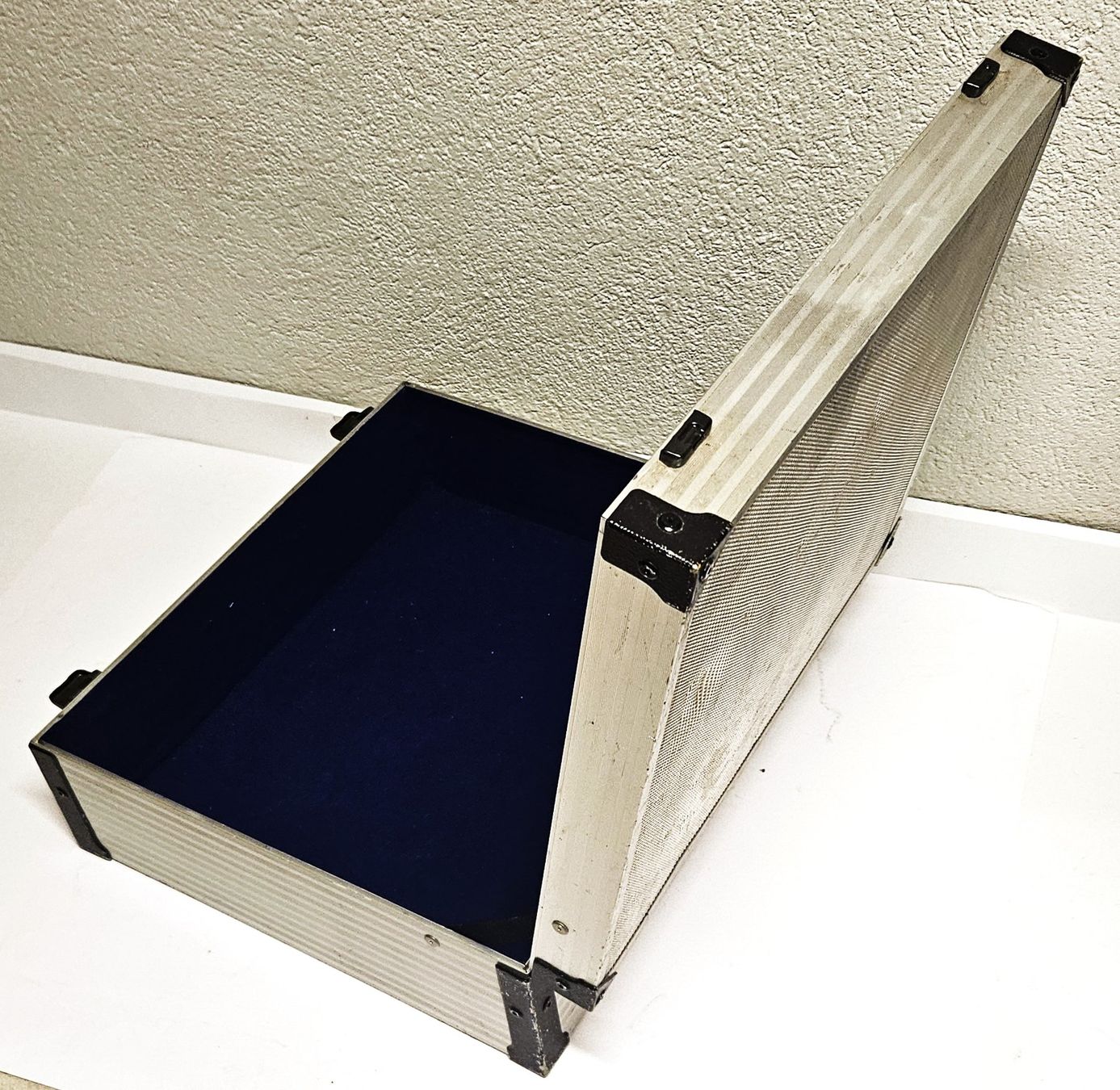 Reisekoffer: Alu-Case  für Instr. oder Mixer etc.(Occasion)) – Gebraucht aus Wöschnau von Musikhaus-Luethy5012 7