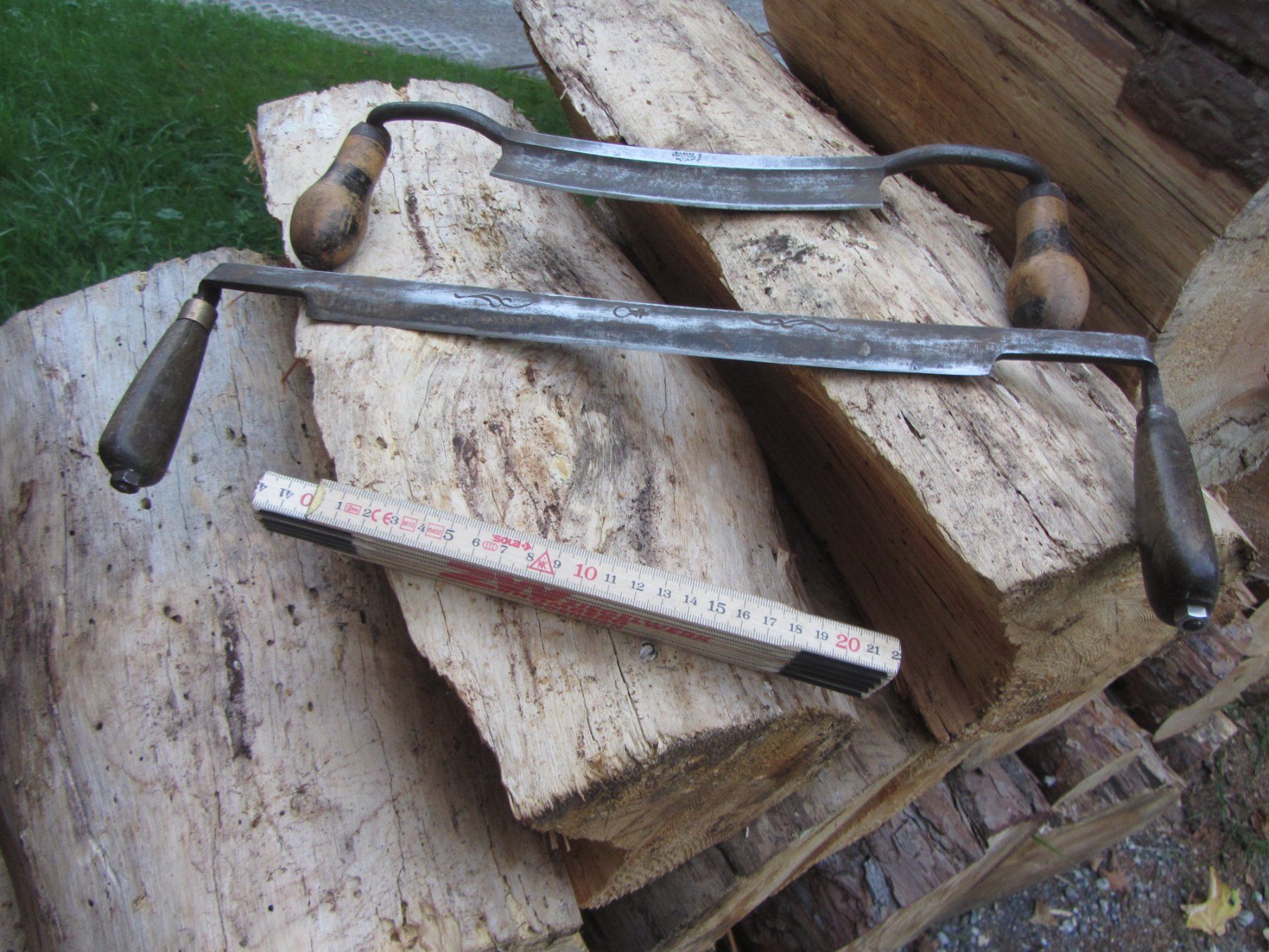 Alle Werkzeuge: 2 gemarkte Zugmesser – Gebraucht aus Wolfhalden von Quiria68