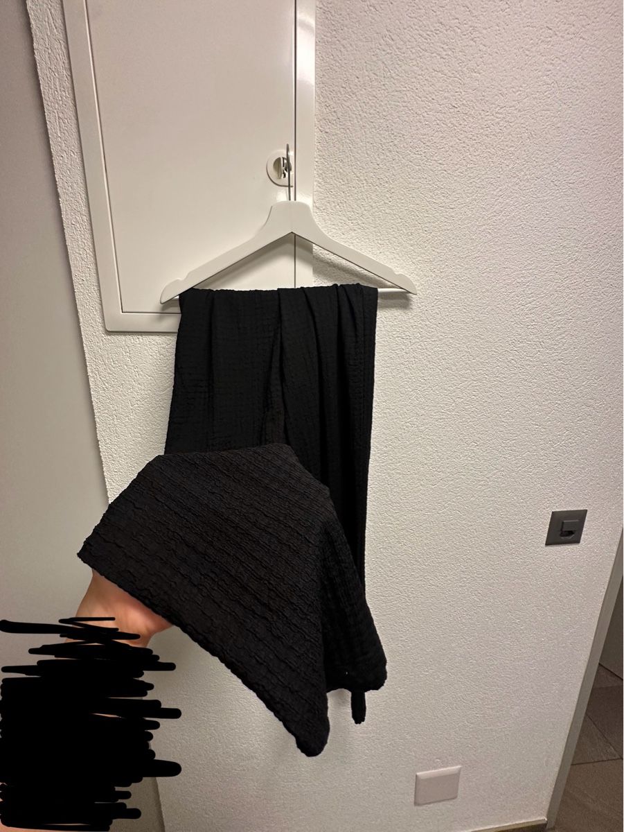 Hosen: Sehr schöne, schwarze Stoffhose – Neu (gemäss Beschreibung) aus Volketswil von hal_65hj 1