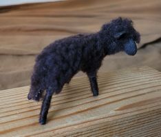 Schwarzenberger Krippenfiguren Schaf klein dunkelbraun N8