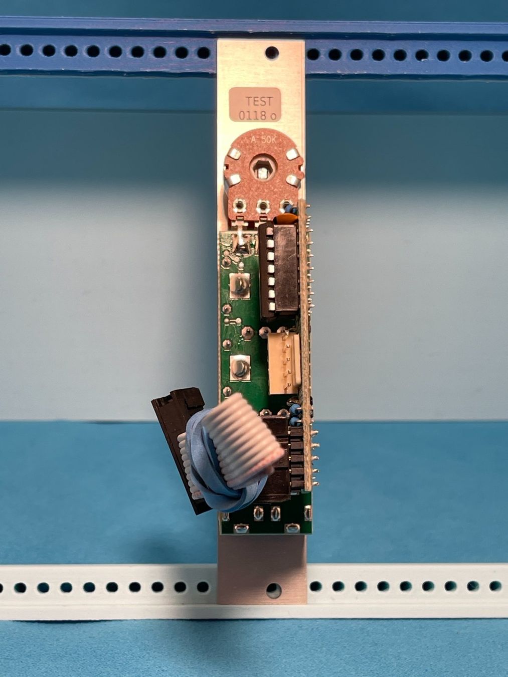 Doepfer Musikinstrumente: Doepfer A138o Perf.Mix Out Eurorack Modul – Gebraucht aus Muttenz von acidforce 1