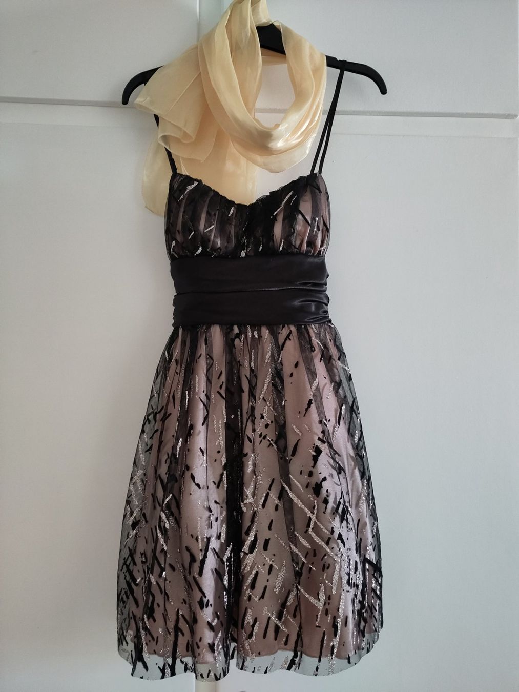 Vestiti & Gonne: Abendkleid mädchen Gr. 34:  150-160 cm – Usato da Fribourg venduto da monca