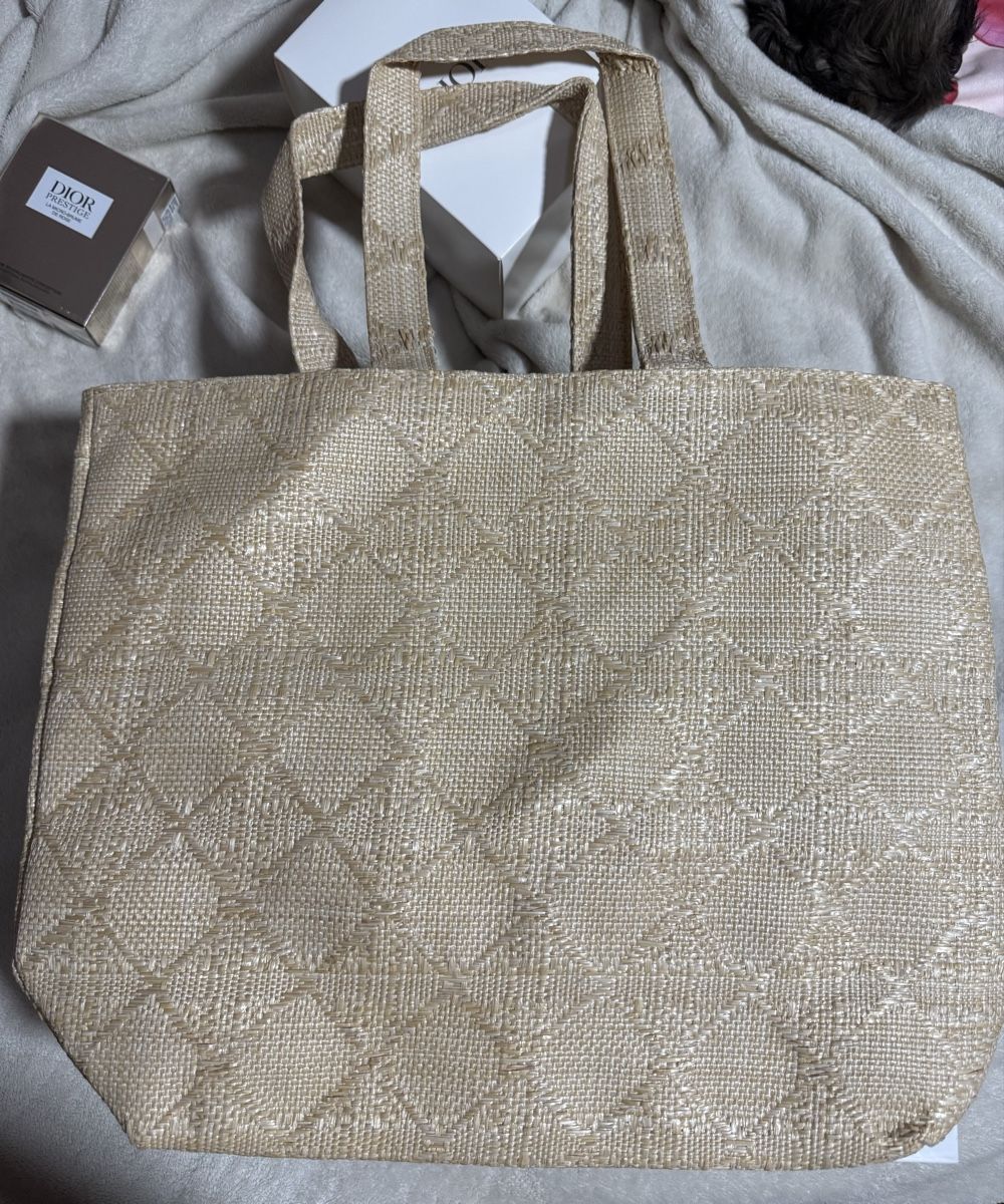 Dior Borse: Dior Beauty Raffia Tote Bag - Large – Nuovo e nell'imballaggio originale da Luzern venduto da sas_r89l 2