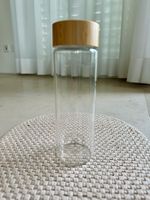Moderne, elegante und spülmaschinenfeste Glasflasche
