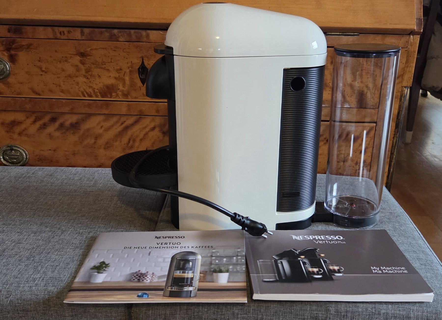 Nespresso Macchine per caffè & Macchine per espresso: Vertuo Nespresso Kaffeemaschine – Nuovo (secondo la descrizione) da Embrach venduto da Singvall 1
