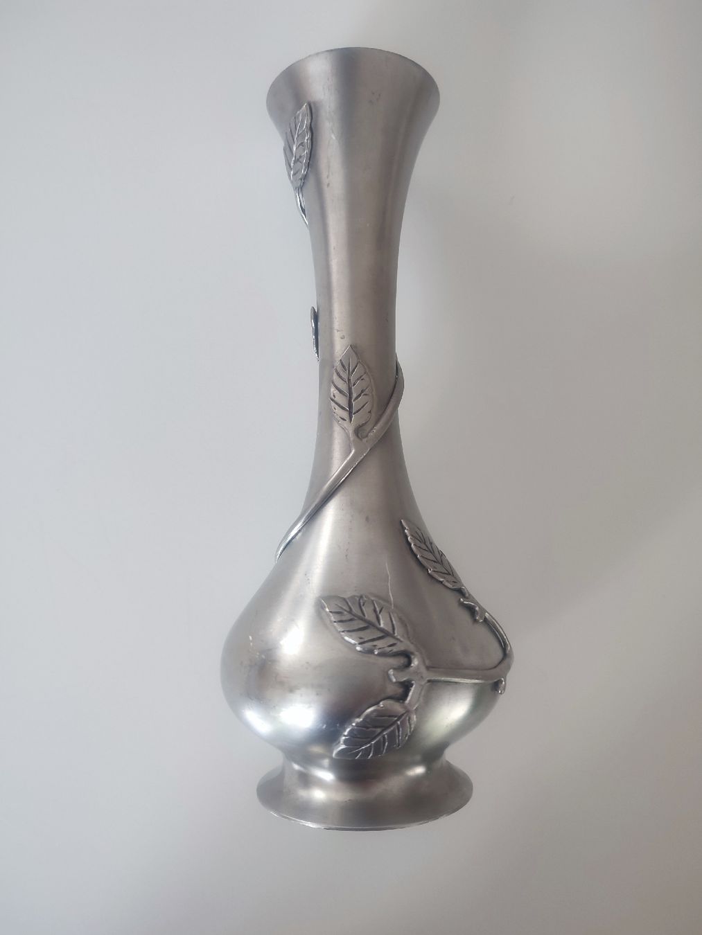 Vase & Récipients: vase en etain / Zinnvase – D'occasion à Courrendlin par sta_6qcj 1