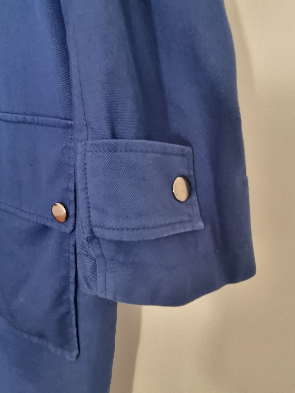 Cappotti: Trench Hod bleu, taille M-L – Nuovo (secondo la descrizione) da Villeneuve VD venduto da komulainen 2