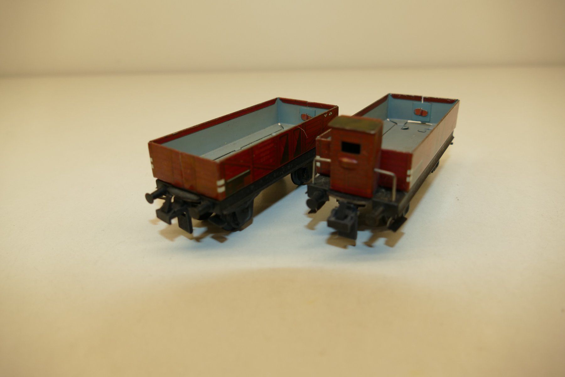Trix Modelleisenbahnen: Trix Express H0: 2xNiederbordwagen – Gebraucht aus Niederhasli von rail-duerst 3