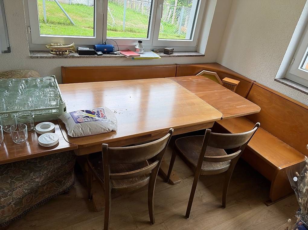 Bänke: Eckbank mit ausziehbarem Tisch – Gebraucht aus Altstätten SG von chlebi01