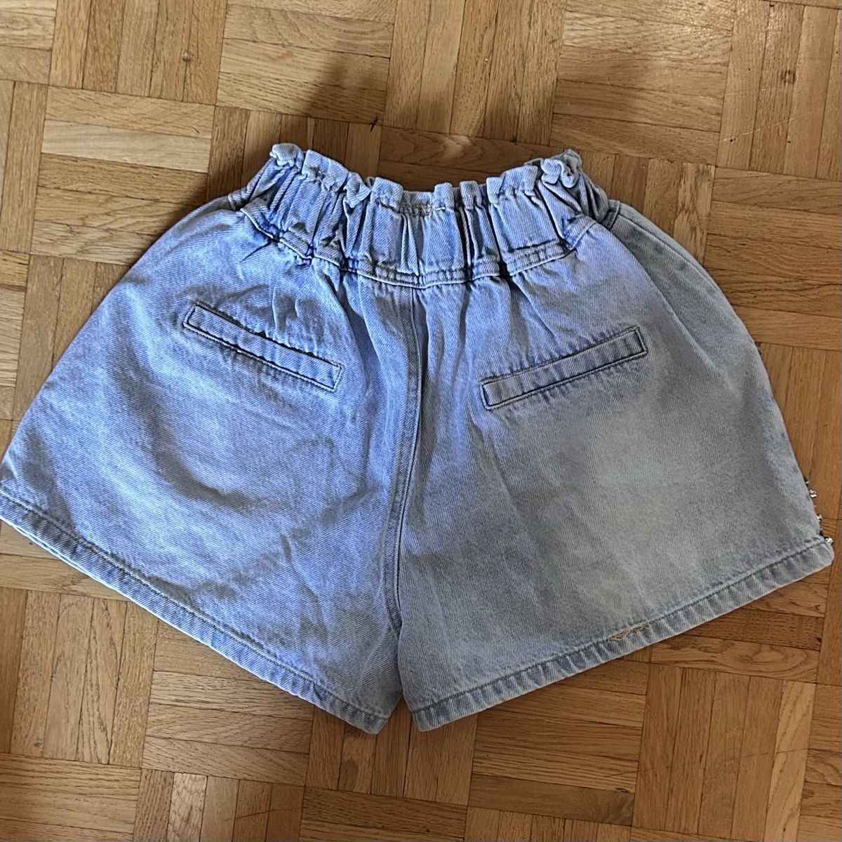 Jeans: Denim Shorts with Rhinestones design – Usato da Glattbrugg venduto da Lara_G06 1