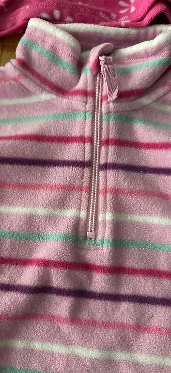 Maglioni & Felpe: Pull polaire 4/5 ans  – Usato da Renens VD venduto da mary184 2
