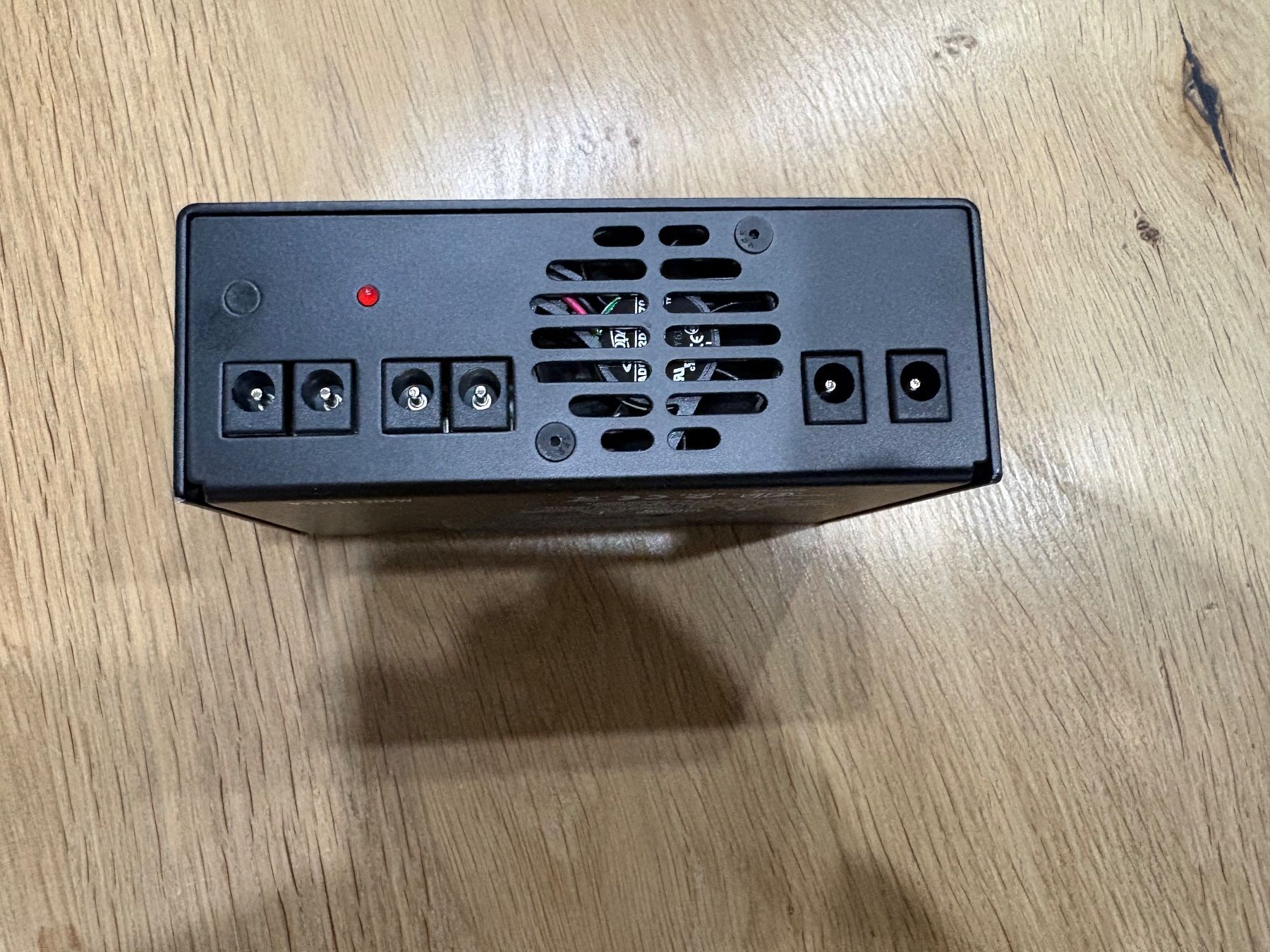 Strumenti musicali: Voodoo Lab Pedal Power Digital Netzteil – Difettoso da Lausen venduto da sen_jm7c 2
